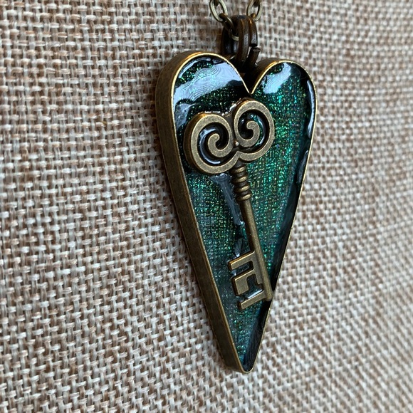 Heart Key Handmade Resin Layered Key Necklace New - Picture 2 of 8